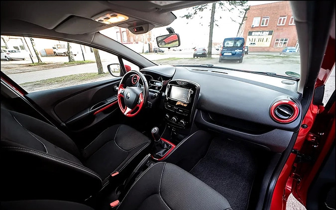 Renault Clio cena 33999 przebieg: 124000, rok produkcji 2016 z Elbląg małe 742